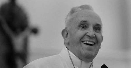 "Szczekanie NATO", "wielka Rosja" i "zbyt dużo gejów". Po słowach papieża wrzało