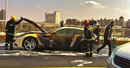 Ferrari FF spłonęło w Chinach - najgorsze sny w Maranello