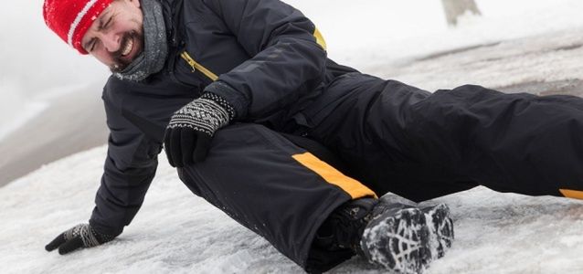 Wywróciłeś się na lodzie? Zobacz, czy należą ci się pieniądze