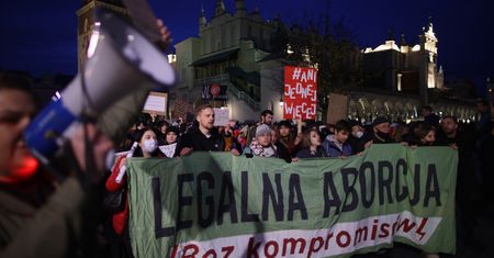 Afera mailowa. "Spadła nam dziś z nieba kwestia aborcji"