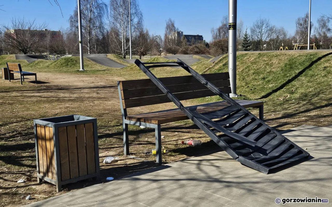 Zdewastowany pumptrack w Gorzowie. "Grupa dzieciaków z cegłówkami"