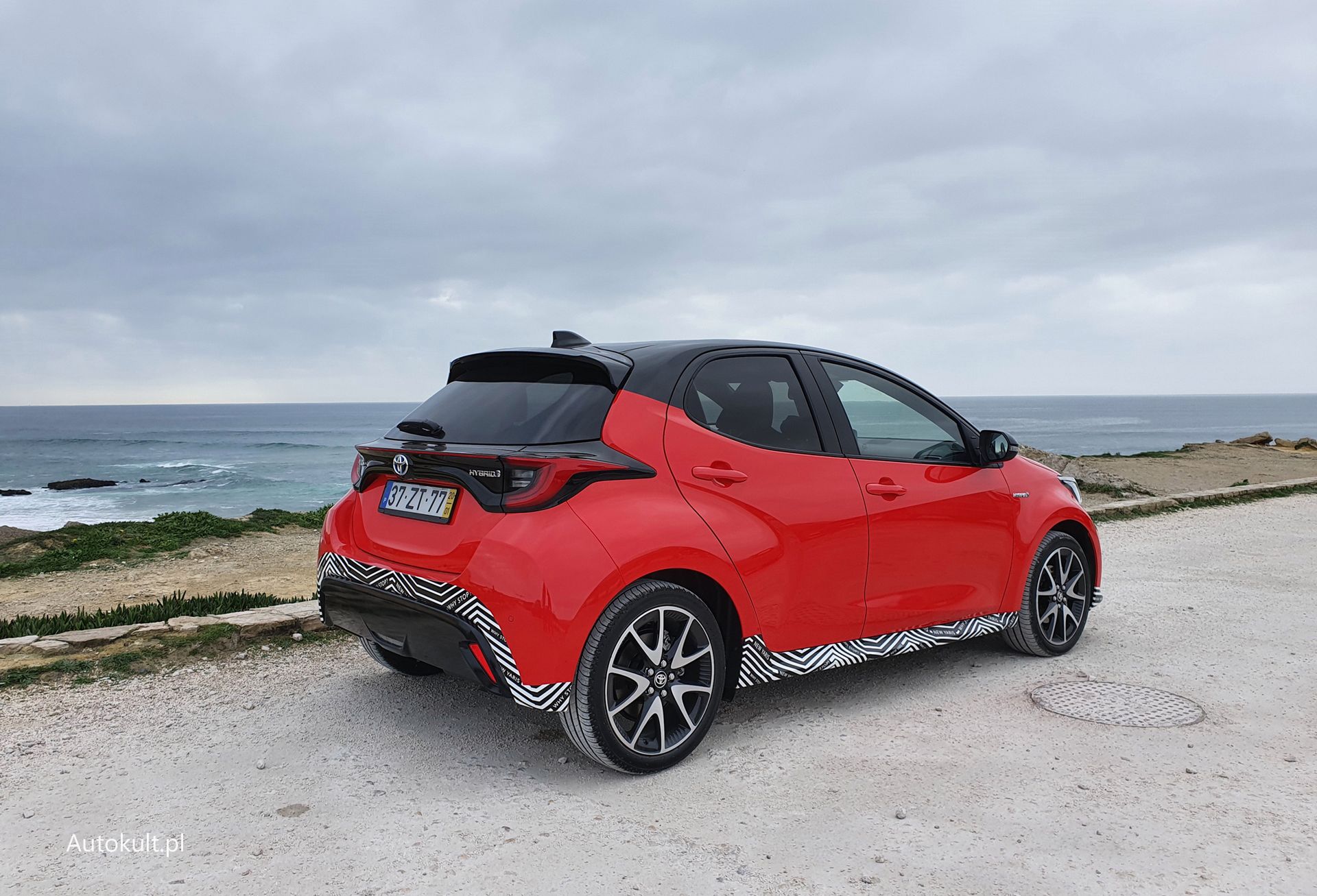 Toyota Yaris z każdej strony wygląda bardzo świeżo.