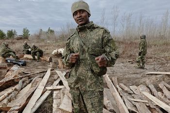 Rosja nadal rekrutuje obcokrajowców. Kolejny Kenijczyk nie żyje