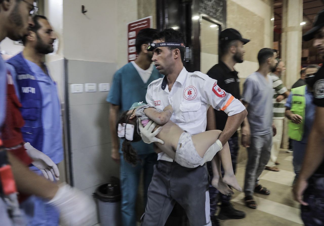 Nalot na szpital w Gazie. Wstrząsające zdjęcia krążą w sieci 