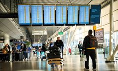 Chaos w Amsterdamie. Setki lotów wstrzymanych