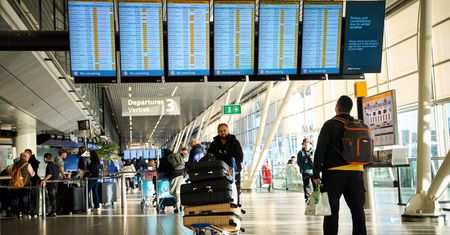 Chaos w Amsterdamie. Setki lotów wstrzymanych