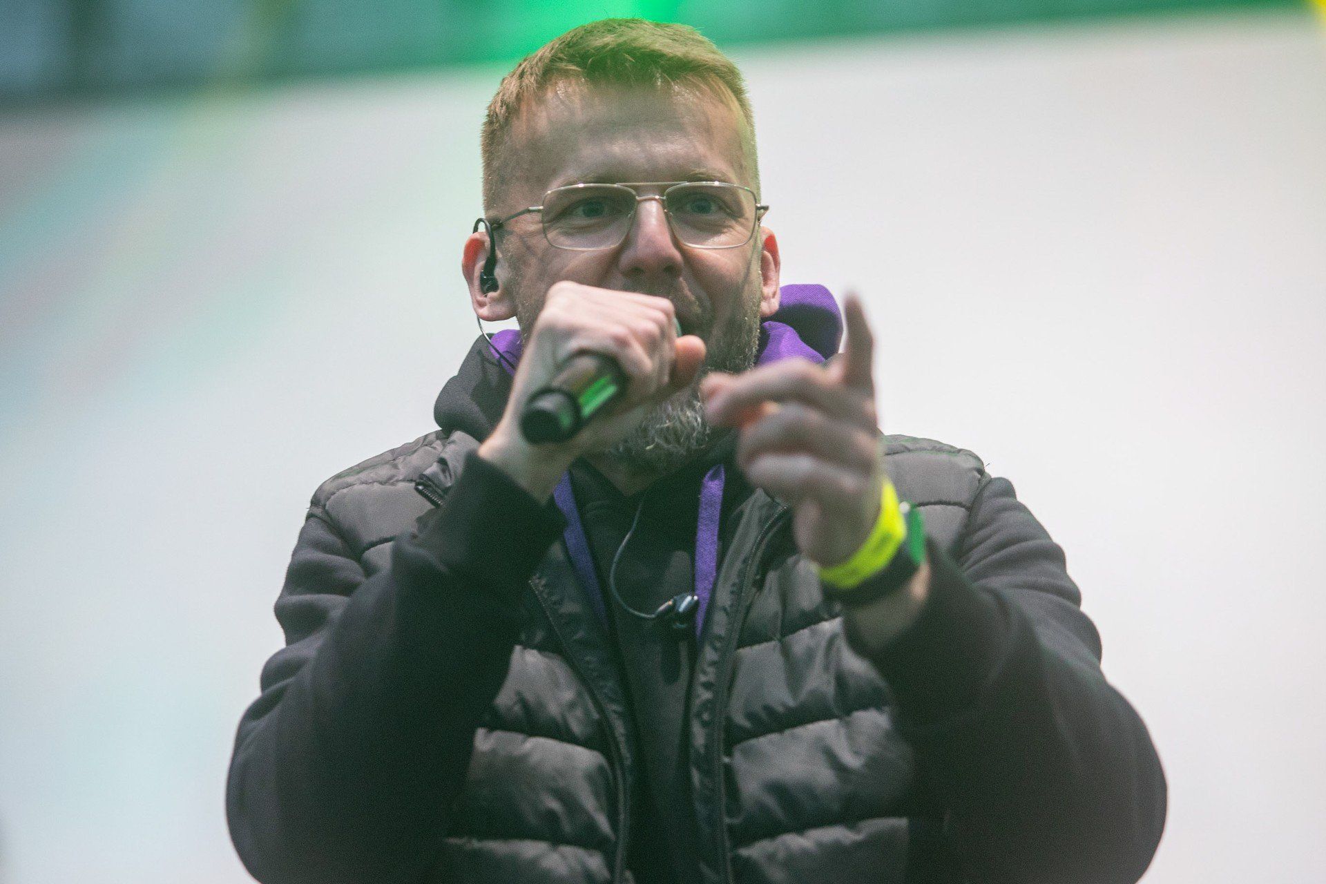 Radomski raper Piotr KęKę Siara rozpoczął przygodę ze streamingiem. Można go znaleźć na takich platformach, jak Kick i TikTok.