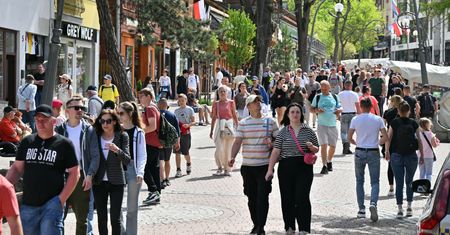 Nagość i przebite opony. Turyści w Zakopanem dają się we znaki