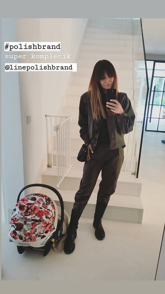 Anna Lewandowska w komplecie khaki