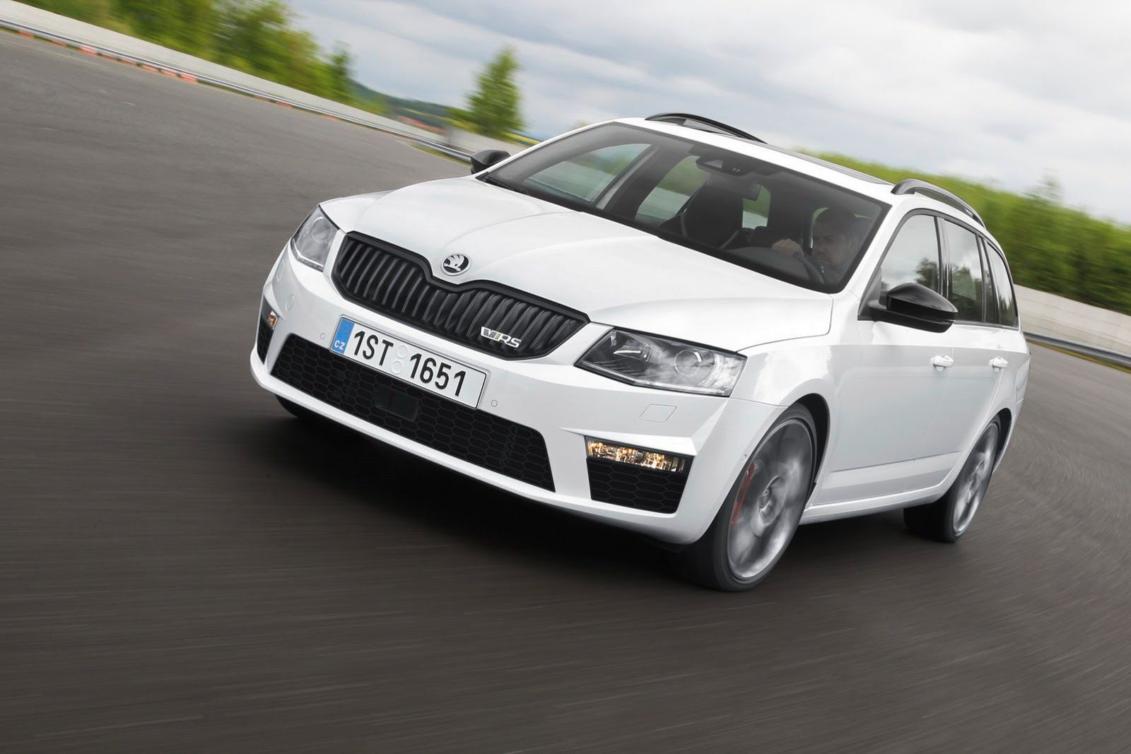 Škoda Octavia RS - najmocniejsza Octavia na zdjęciach producenta [galeria] 53