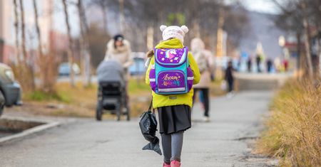 Rodzice mogą już składać wnioski o 300 zł na szkolną wyprawkę. O tych terminach warto pamiętać