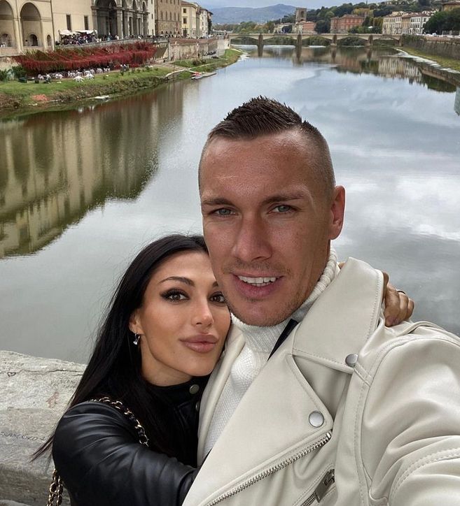 Tak wygląda żona Łukasza Skorupskiego. Piękna z nich para?