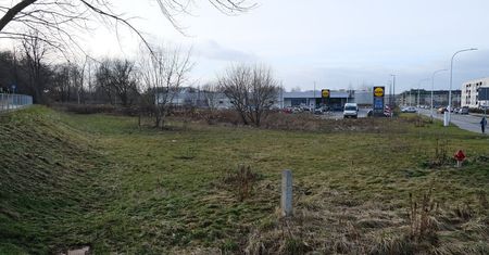 Miała być stacja paliw, ale Orlen zrezygnował z planów. Lada dzień rozpocznie się budowa amerykańskiej restauracji typu fast food