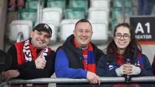 Sosnowiec: Raków Częstochowa przegrał z Fiorentiną. Kibice wypełnili stadion w Sosnowcu po brzegi. Zobacz zdjęcia meczu i fanów z trybun