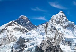 Nepal. Mount Everest wyższy o 86 cm