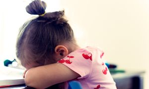 Matka znęcała się nad 2-letnią córką. "Teraz wiemy, że rozprawiała się z nią"