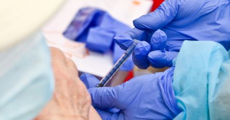 Farmaceutyczny gigant pod lupą UE. Chodzi o szczepionkę na grypę