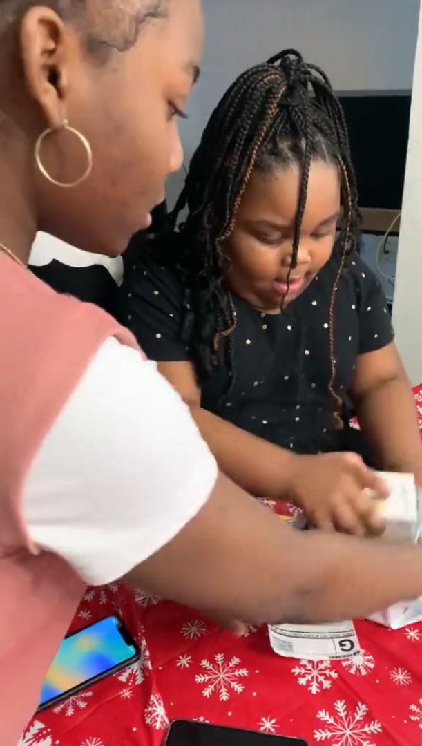 Dziewczynka dostała paczkę z herbatą odchudzającą 