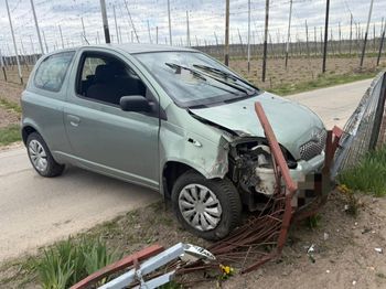 Obywatelskie zatrzymanie. Pijana 44-latka  wjechała w płot