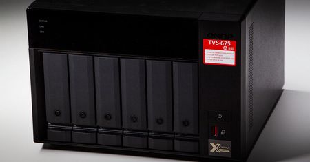 Procesor x86 w NAS, ale nie od Intela ani AMD? Oto recenzja QNAP TVS-675, który właśnie tym się wyróżnia