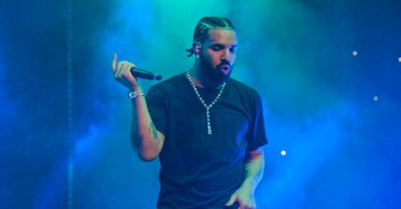 Niebezpieczna sytuacja na koncercie Drake’a. Fan rzucił w niego telefonem