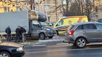 Wrocław: Wypadek w centrum. Bus zderzył się z tramwajem linii 14
