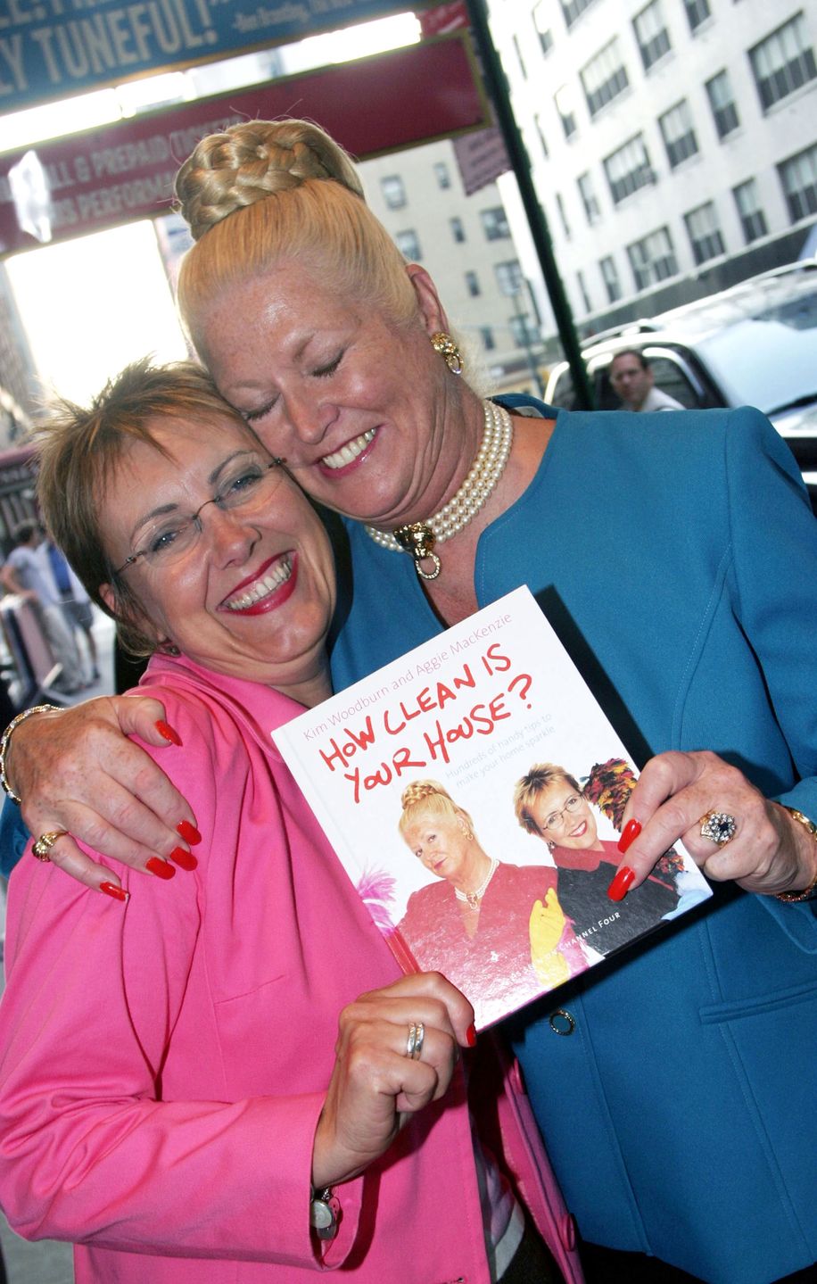 Na zdjęciu: Aggie MacKenzie i Kim Woodburn