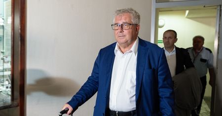 Czarnecki wbija szpilę Kaczyńskiemu i ogłasza weekend. Nie dzwonił do prezesa PiS