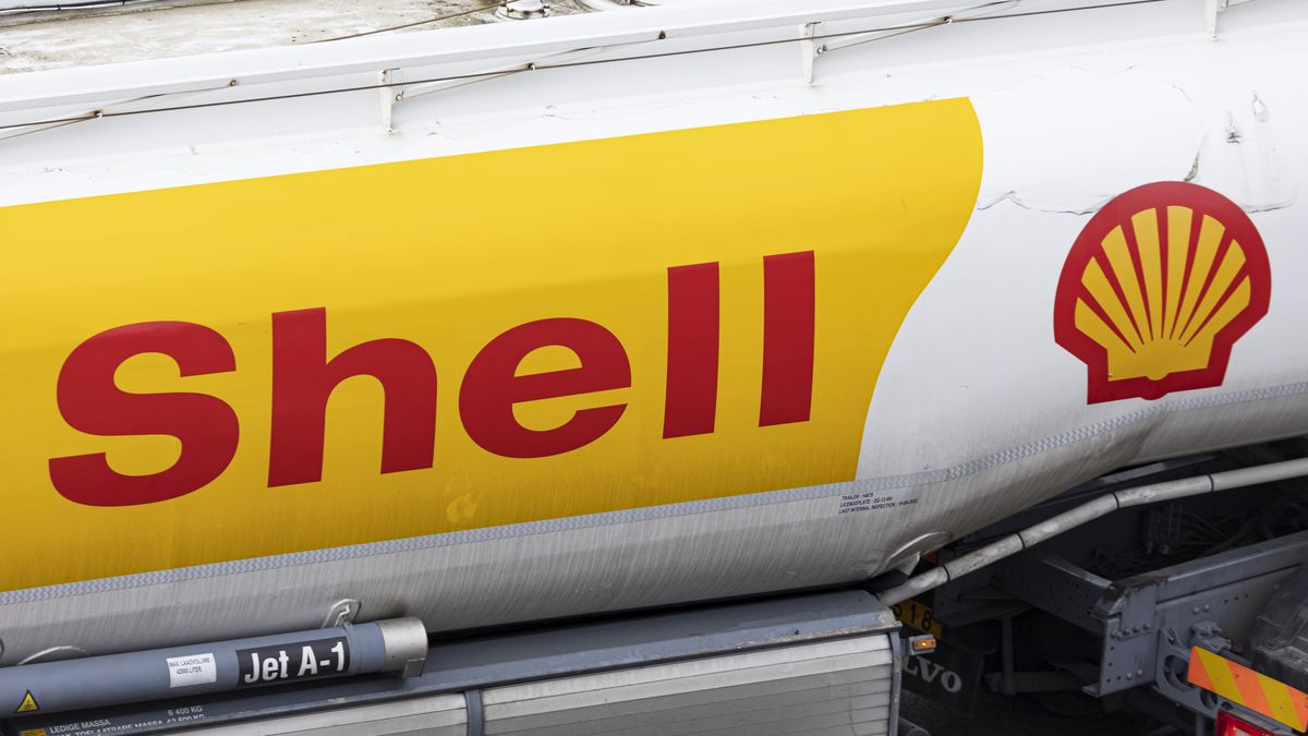 Shell tanker truck with Jet-A1 aviation fuel for aircraft at Eindhoven Airport in the Netherlands, on February 1, 2023. Shell logo visible on the truck. Shell plc is a British multinational oil and gas company headquartered in London, England, formerly as Royal Dutch Shell plc. The oil and gas giant has reported surged record net profits of nearly $42.3 billion last year, the highest in its 115-year history Shell. The energy giant announced Thursday, as the invasion of Russia to Ukraine sent oil and gas prices soaring. (Photo by Nicolas Economou/NurPhoto via Getty Images)