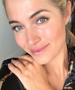 Rozalia Mancewicz wspomina wakacje. Pozuje w kostiumie kąpielowym