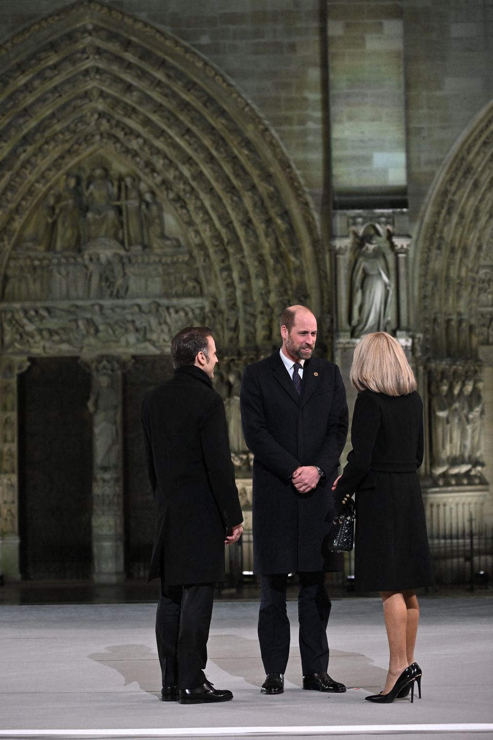 Brigitte Macron odsłania nogi na otwarciu katedry Notre Dame