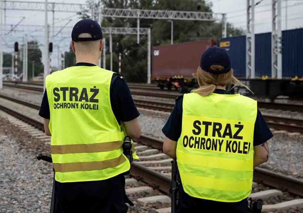 Świebodzin: Poszukiwany przez prokuraturę spacerował po torach