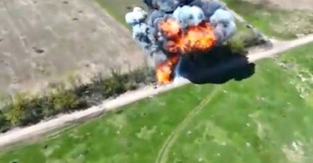 Udany atak z zaskoczenia. Potężna eksplozja rosyjskiego BMP-2