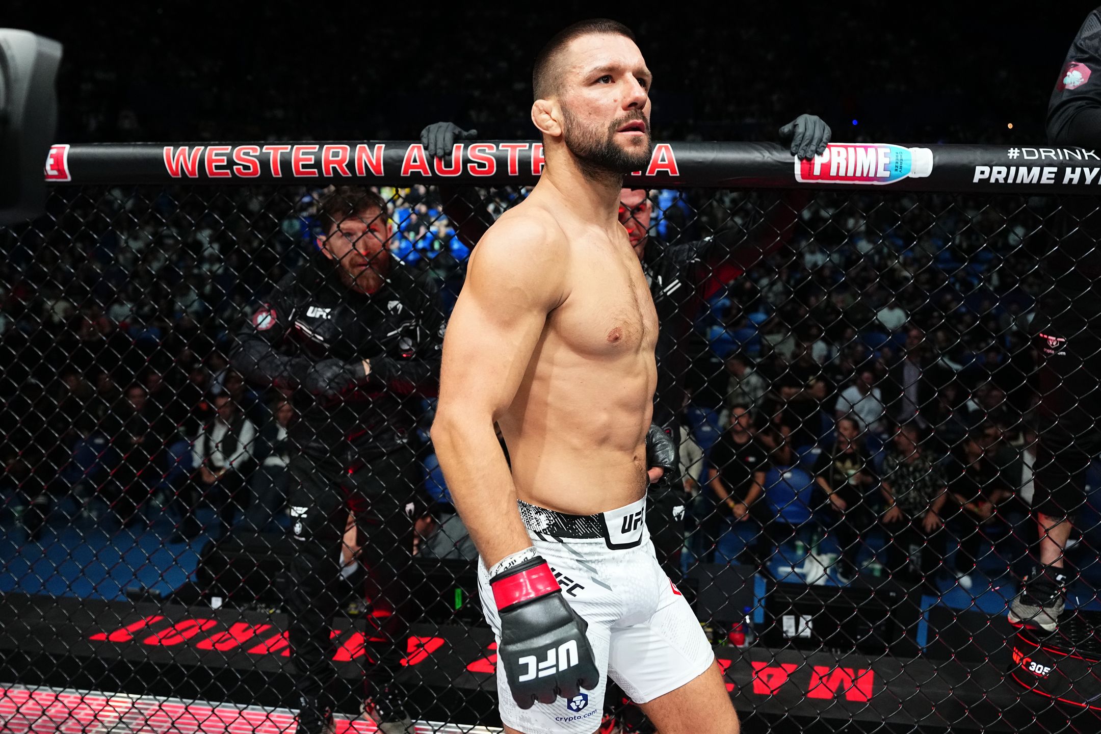 PERTH, AUSTRALIA - AUGUST 18: Mateusz Gamrot of Poland prepares to face Dan Hooker of New Zealand in a lightweight fight during the UFC 305 event at RAC Arena on August 18, 2024 in Perth, Australia. (Photo by Jeff Bottari/Zuffa LLC)
