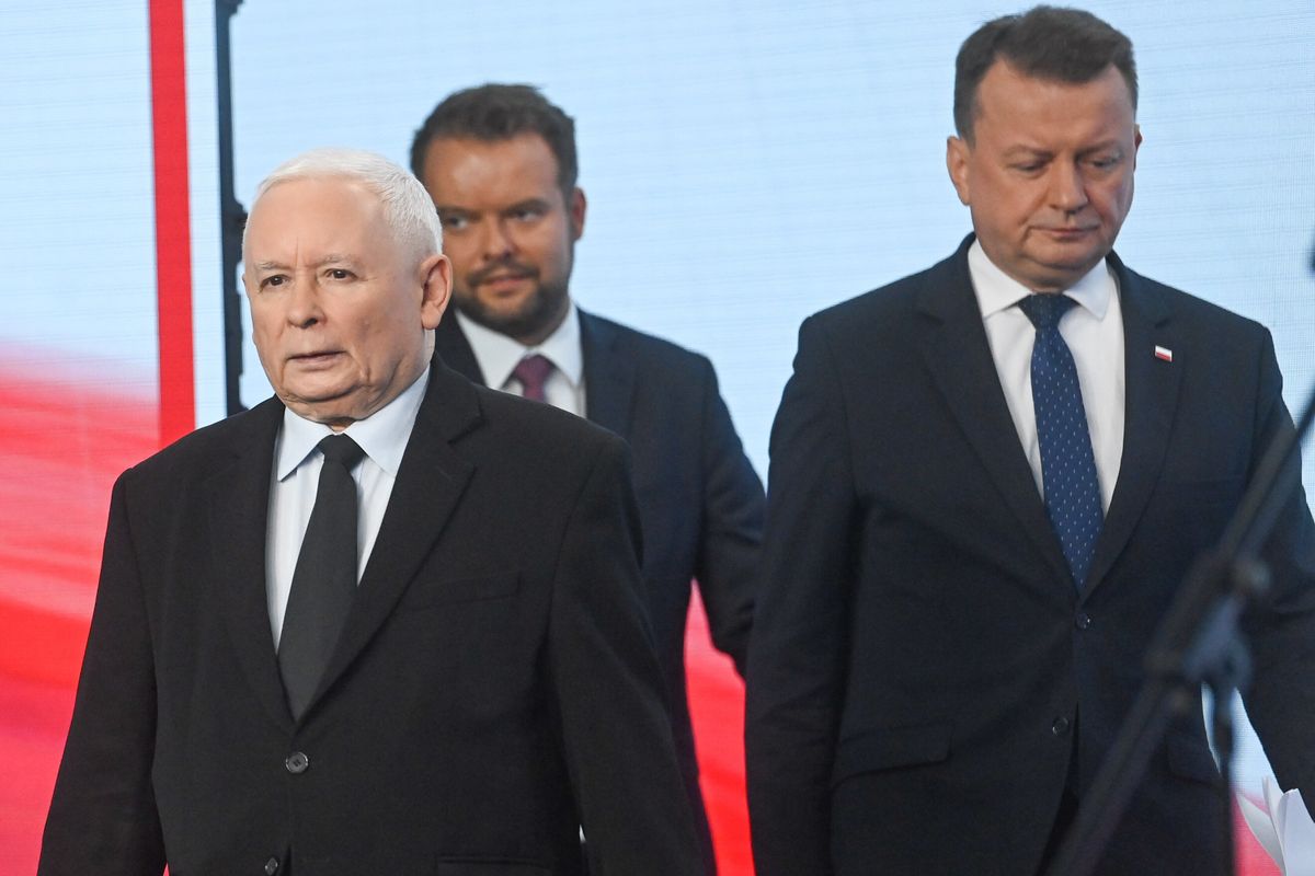 Prezes Jarosław Kaczyński i szef klubu PiS Mariusz Błaszczak