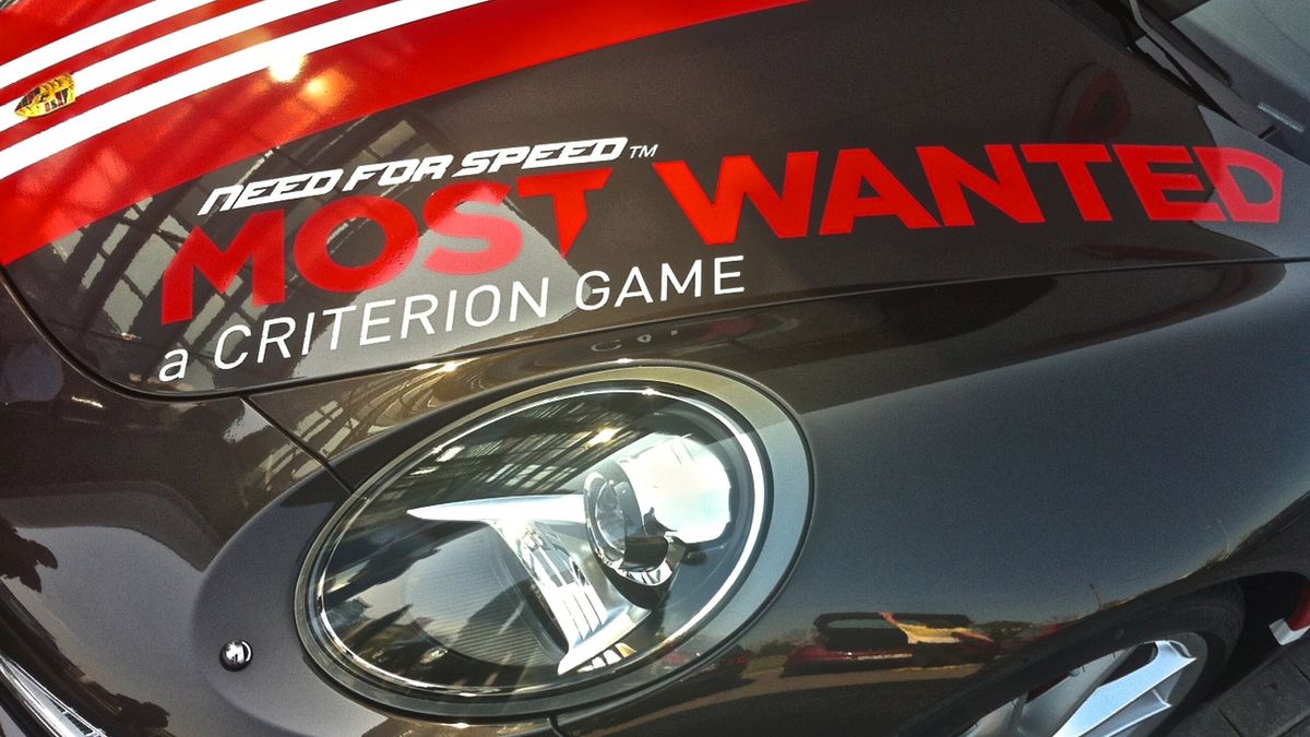 Porsche 911 w barwach Need For Speed Most Wanted