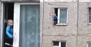 Dziecko bawi się na parapecie 8 piętra!