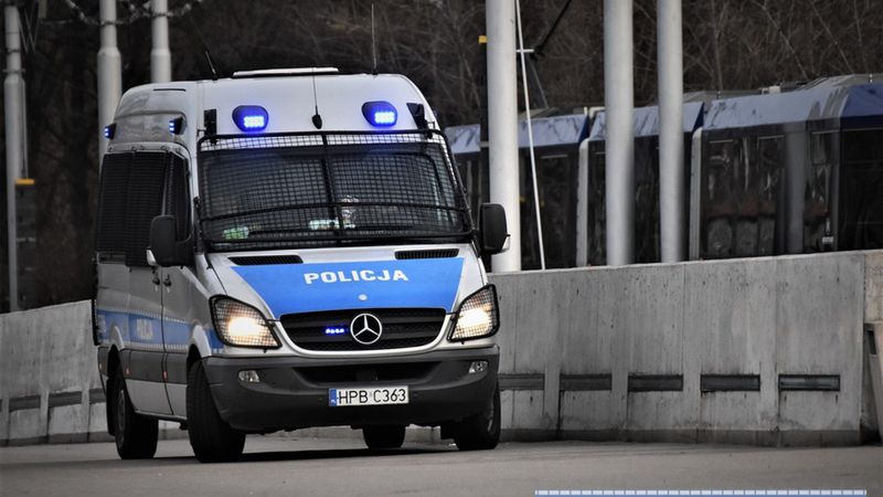 Policja zatrzymała transport nielegalnych imigrantów 