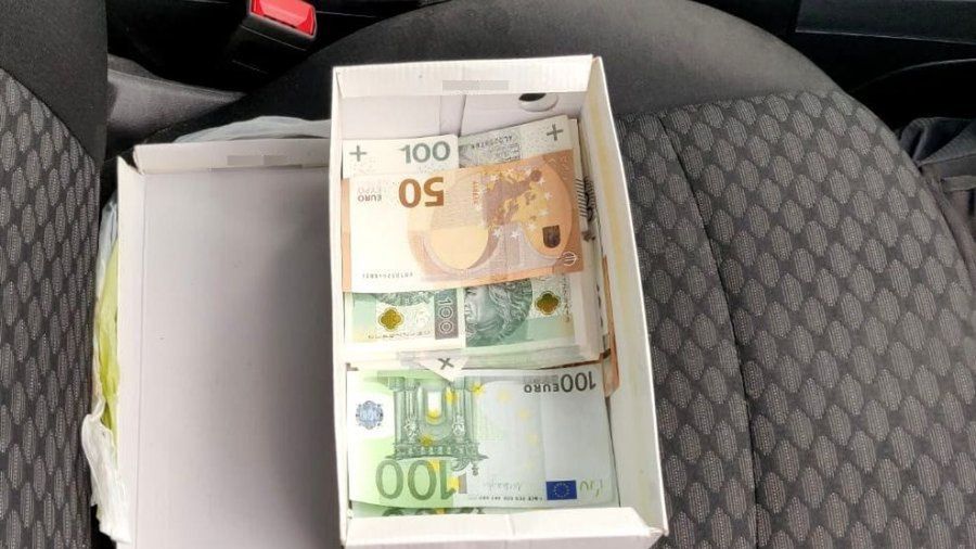 Zatrzymanie kuriera oszustów wyłudzających metodą na wnuczka