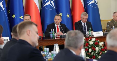 Tusk, Kaczyński i Nawrocki w BBN. Prezydent zaczął od mocnych słów