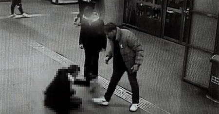 Apel policji w Warszawie. Szukają świadków brutalnego napadu