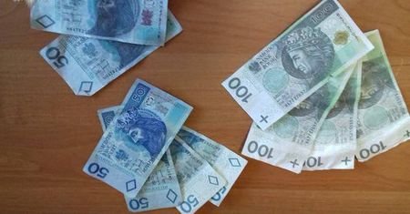 Podrabiał pieniądze i drukował je w domu. Grozi mu 25 lat więzienia