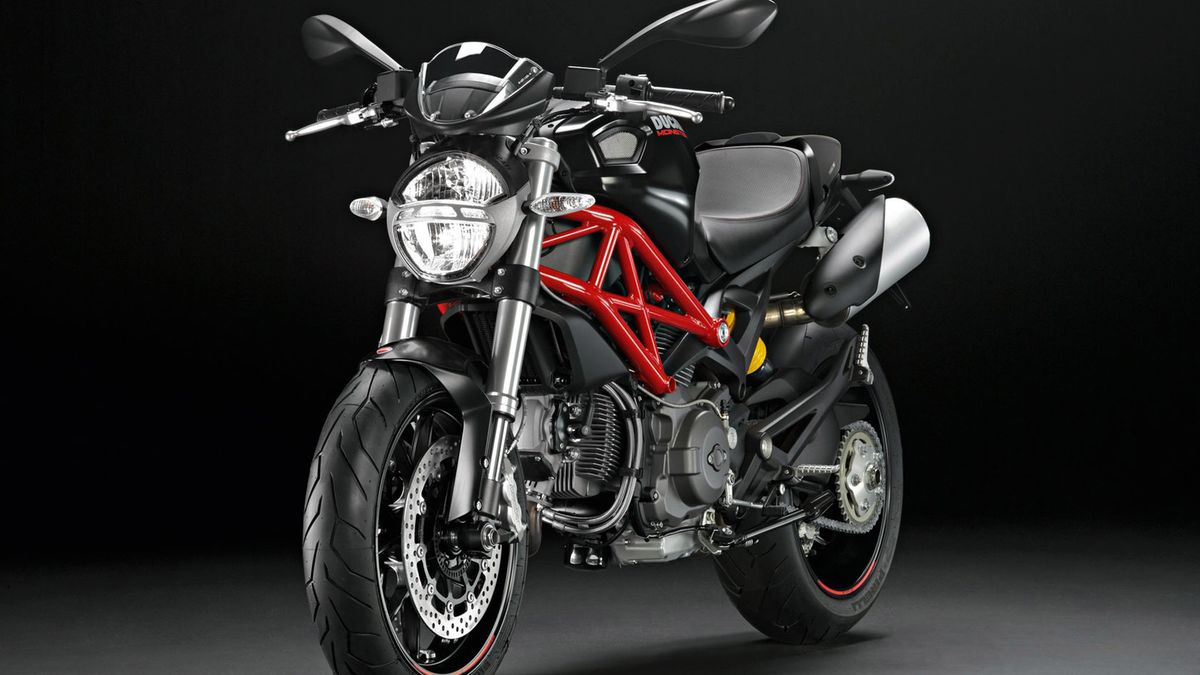 Ducati Monster 796 (źródło: autobikegallery.com)