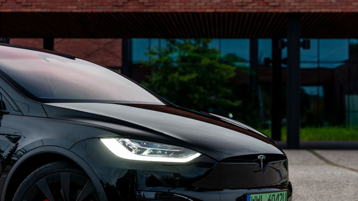Tesla Model X Plaid