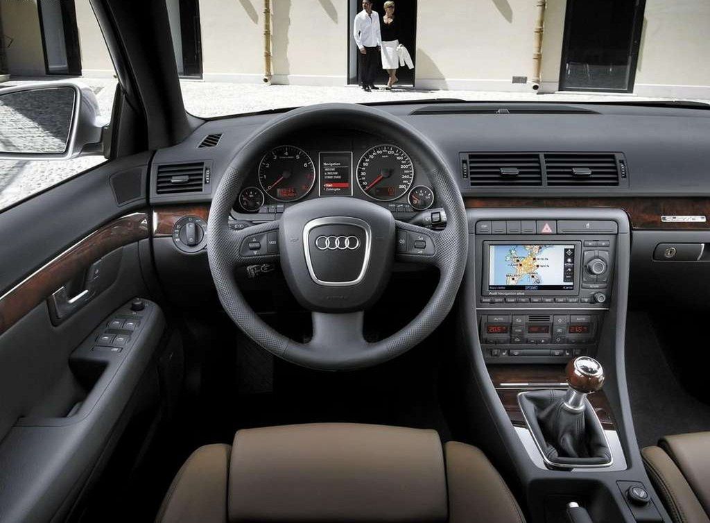 Audi A4 Wnętrze