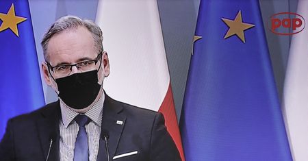 Koronawirus w Polsce. Minister zdrowia podał nowe dane. III fala nie hamuje