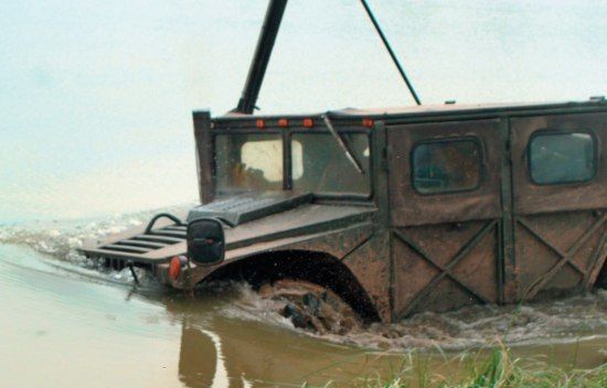 Rosyjski Hummer domowej roboty pokona prawie każdą przeszkodę 17