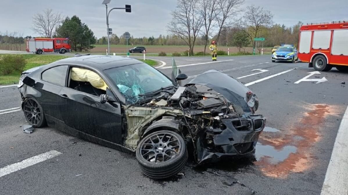 Kierujący BMW wymusił pierwszeństwo