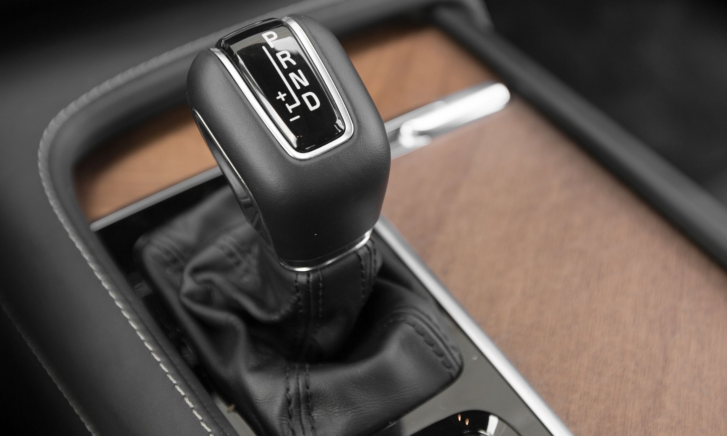 Drążek skrzyni biegów przed liftingiem