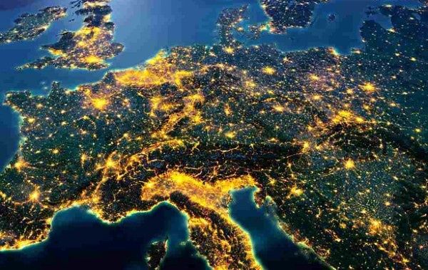 Europa nocą, widok satelitarny